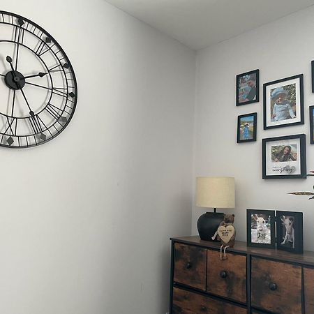 Cosy Home From Home With Private Bathroom - Free Parking Cardiff Dış mekan fotoğraf