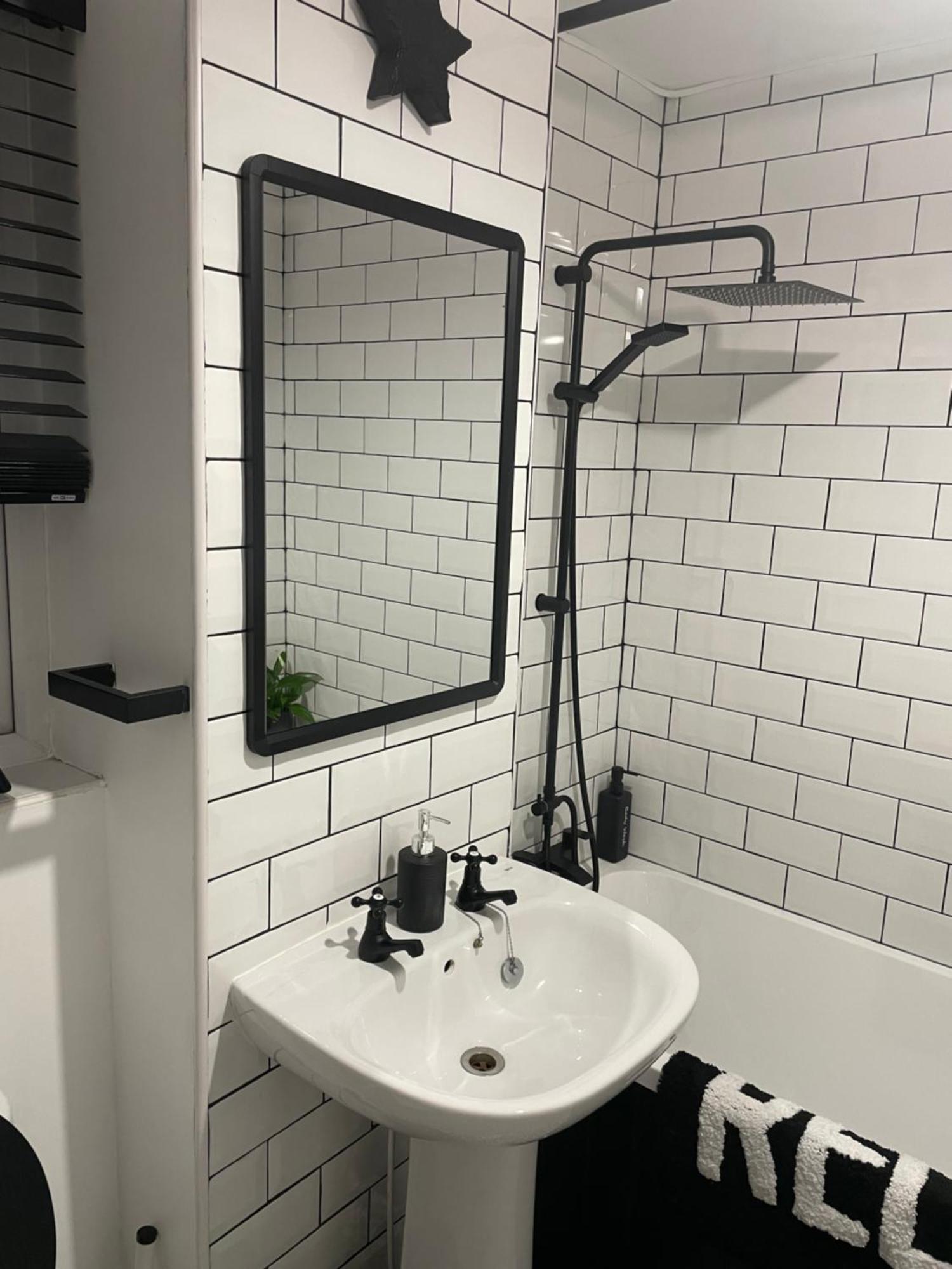 Cosy Home From Home With Private Bathroom - Free Parking Cardiff Dış mekan fotoğraf